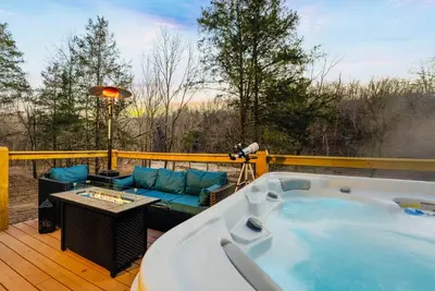 Image de Ozark Outside Oasis Creek-View Hot Tub* Bkfast inc