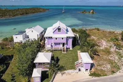 Image de Waterfront Sanctuary On Edge Of Town