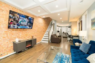 Image de Johns Hopkins Inner Harbor Downtown 5 beds w/deck