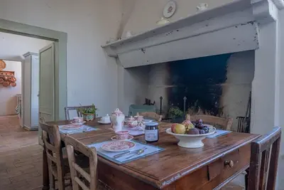 Image de Historic villa with swimming pool surrounded by nature