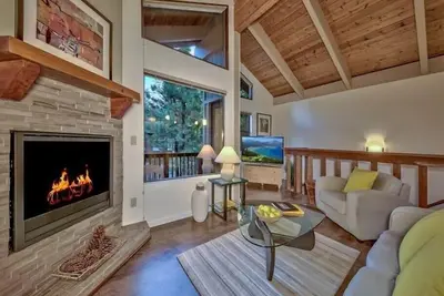 Image de Tahoma Treehouse in Tahoma