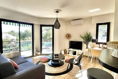 Image de Entre Plages et Verdure - Grande terrasse au calme - clim - T2