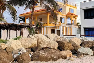 Image de Mario’s Beach House facing the sea with private pool in lovely San Clemente