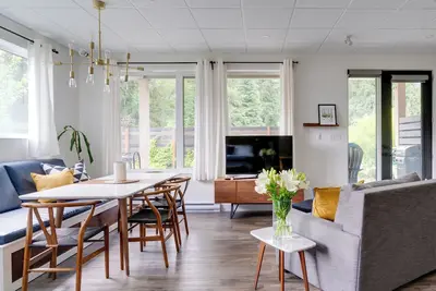 Image de Perfect Slocan Getaway Suite - Beach - Hike - Bike