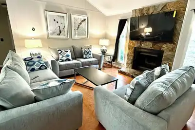 Image de Stylish, charming, & cozy 3-bedroom house in Charlotte near Carowinds & Topgolf.