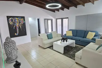 Image de Charming 3-bedroom house with Ac and WiFi in enchanting Noord