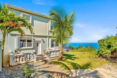 Image de Justin's Paradise Retreat- 2 Bdrm-Sleeps 7