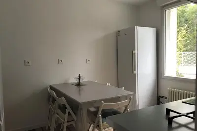 Rdc maison privée avec très grande cour