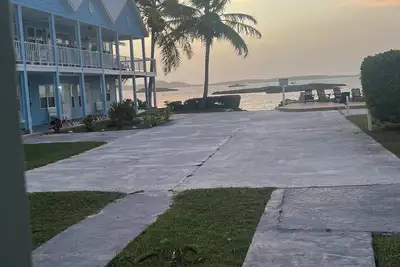 Image de New Listing! Newly Updated! Beachfront villa located at The Hideaways Resort