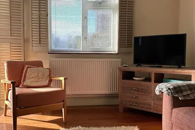 Image de Charming 2-Bed Ground Floor Flat in East Preston – Close to the Beach!