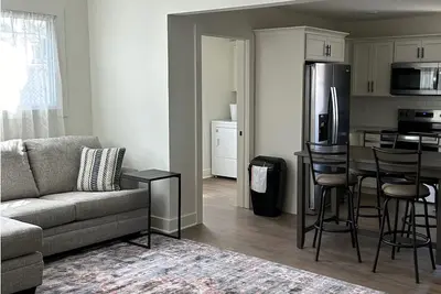 Image de Charming Downtown 2 Bedroom Apartment