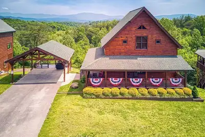 Image de Mountain Cabin: Views, Hot Tub, Games & 50% Zip Fun