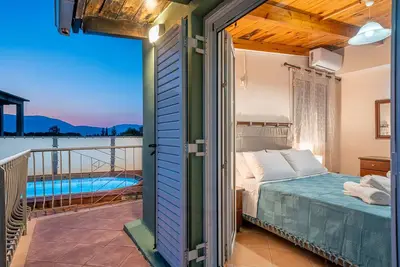 Image de Villa 'Plousia' avec vue sur les montagnes, Wi-Fi et climatisation