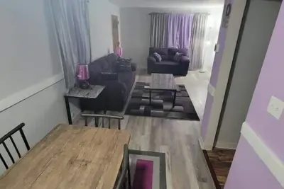 Image de Cozy 3-bedroom condo in charming Euclid with Ac, WiFi