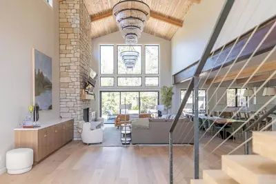 Image de New in Sunriver 2025! Sleeps 14+, 14 beds, Luxury modern lodge.