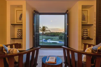 Image de New by Owner:Luxurious Retreat w/Beach Access, Stunning Views, Perfect  Getaway