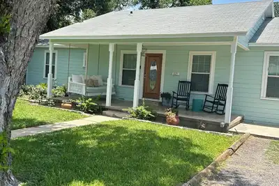 Image de Gorgeous quiet and cozy 3 bedroom/ 2 bathroom home awaits you!