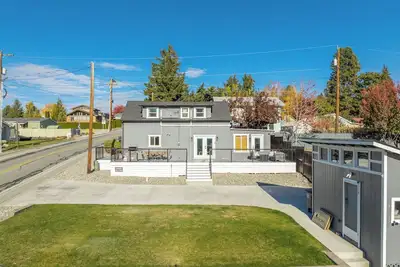 Image de Adorable Cloud 9 Manson Bungalow w/Lake Chelan & Mtn Views ½ mile to downtown!