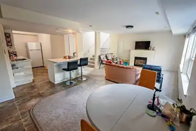 Image de Spacious Family-Friendly Suite Near Cultus Lake with Private Entrance & Patio