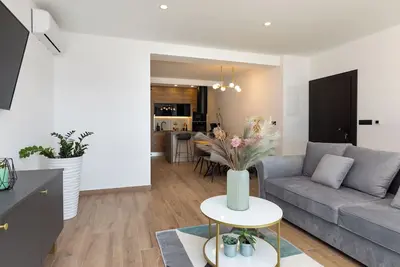 Image de Deluxe apartment with big terrace, sea view and shared swimming pool