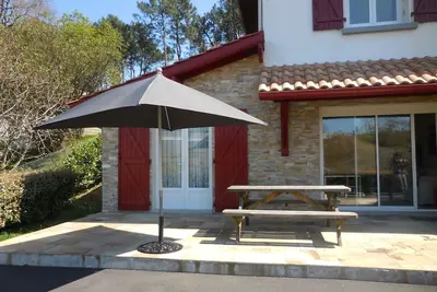 Image de \"Capitaine Manoli\" ( T3 classé 3 étoiles ) à 900m de la plage sans vis à vis.