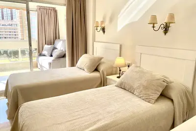 Image de Détente et confort : appartement rénové avec piscine et près de la plage