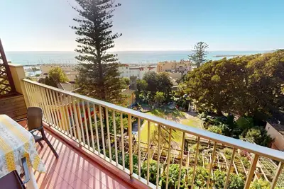 Image de 3p calme climatisé avec terrasse, vue mer et parking