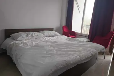 Image de Sustainable & Spacious two unit of 3bhk in a Chateau in New Delhi. Pet Friendly!