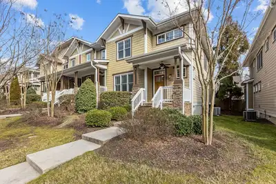 Image de Convenient 3-Br Townhouse in Sw Durham