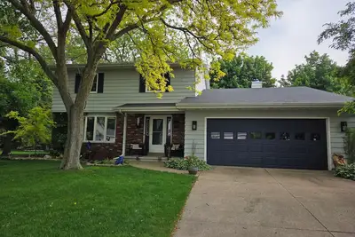 Image de 3-bedroom, 2. 5 bath home in lovely Oshkosh ready to enjoy during Eaa AirVenture