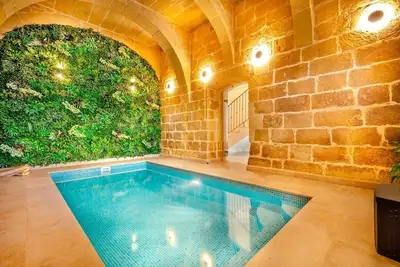 Image de 300y/o Gozo Villa: 2 pools, roof lounge, sea views