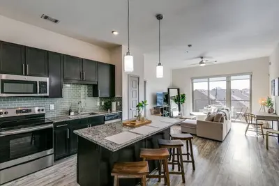 Image de King Bed Zen Retreat-Tranquil Getaway Near 75/Pgbt