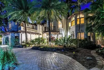 Image de Fort Lauderdale, Waterfront Luxurious Italian Villa