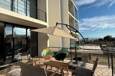 Image de Modern 2 bed/2 bath, 1st floor condo. \nCasa Ventosos (Calypso 102).