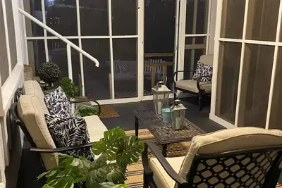 Image de Sleeps 15-Shady Grove Area Home-5 Bdrms & flex area 6th Bdrm, in vibrant Memphis