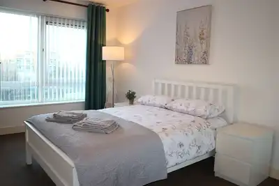 Image de Conveniently located, 2 bedroom modern apartment