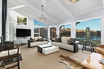 Image de Lake Wakatipu Home - Stunning Views & Walk To Town