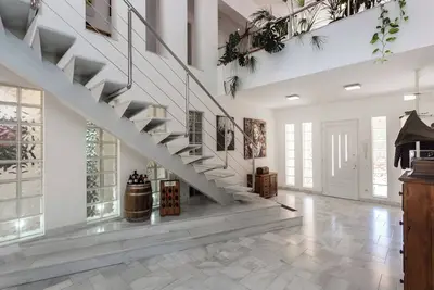 Image de Villa with large pool, loft and granny apartment