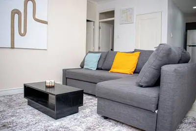 The Soul of Kingston: Chic 2br Condo w/Pool, Gym and 24 hour Security