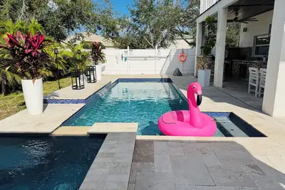 Image de Luxury  Escapes Home W/ Heated Pool & Spa  Near Img & Siesta Key Beach