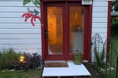 Image de Charming barn with 2 bedroom and WiFi, close to Courthouse Square.