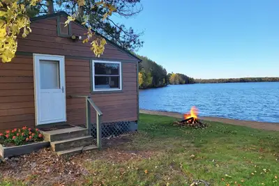 Image de Tranquil Lakefront Retreat, Steps From the Water!