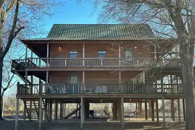 Image de The River House - Plus LockOut Floor for 12 Guests