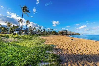 Image de Experience Downtown Portland from Our Full-Service