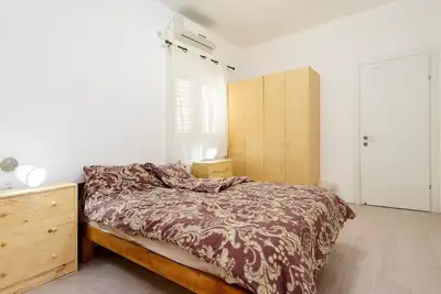 Image de Spacious 3-bedroom apartment with Ac, WiFi in charming Giv'atayim