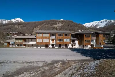 Image de Studio dans les Alpes près du ski