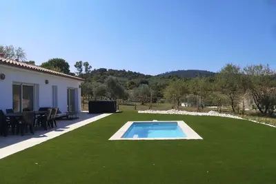 Image de Invitation au voyage_villa privative lumineuse au calme avec piscine_spa_billard