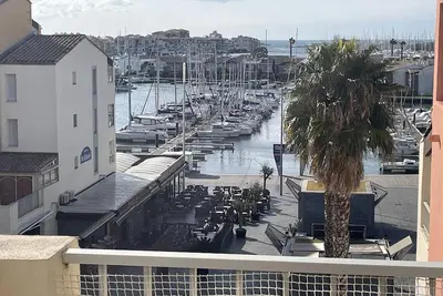 Image de Appartement centre port, terrasse, piscine, proche mer