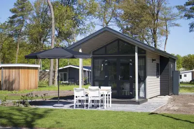 Image de Jolie petite maison avec véranda, à 2 km. de Ijhorst