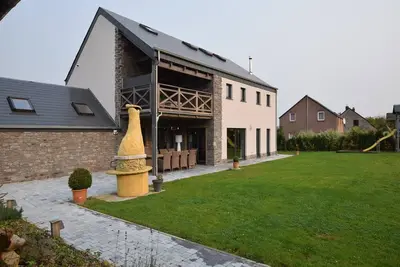 Image de Grande Villa avec Sauna et Jacuzzi à Durbuy